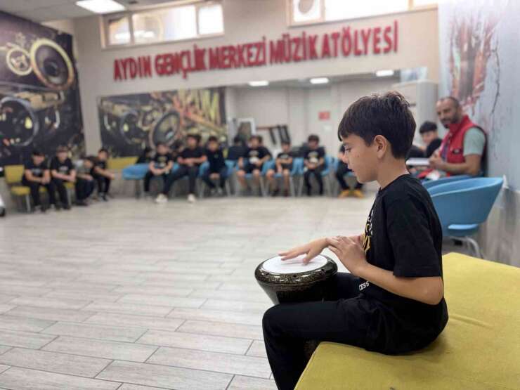 Öğrenciler, Aydın Gençlik Merkezi’ni yakından tanıdı