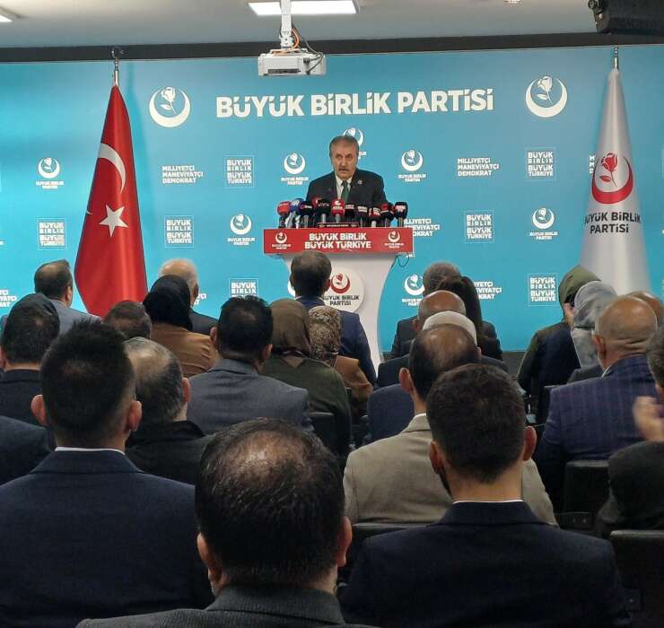 BBP Genel Başkanı Destici, "(PKK’nın kampları boşaltması) Şartsız, pazarlıksız, müzakeresiz silah bırakacak ve kendini feshedecek, bunun başka yolu yok"