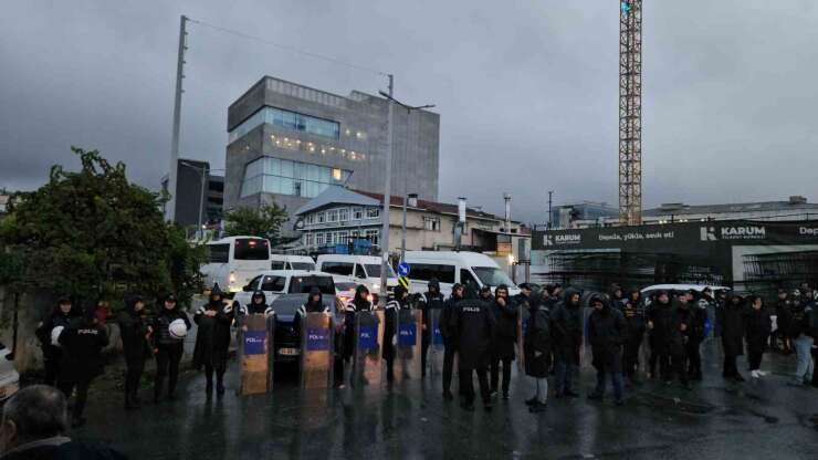 Halk TV’ye inceleme: Polis ekipleri arama yapıyor