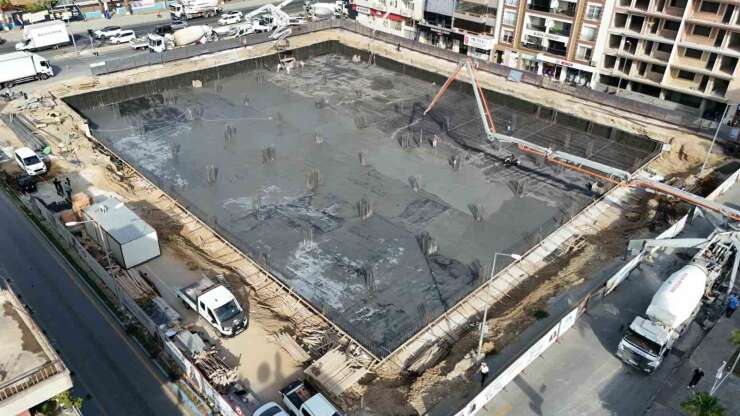 İncirliova Cumhuriyet Meydanı ve Yeraltı Otoparkı projesinde çalışmalar sürüyor