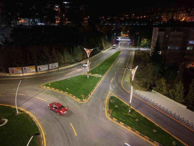 Karabük Belediyesi caddeleri yeniliyor