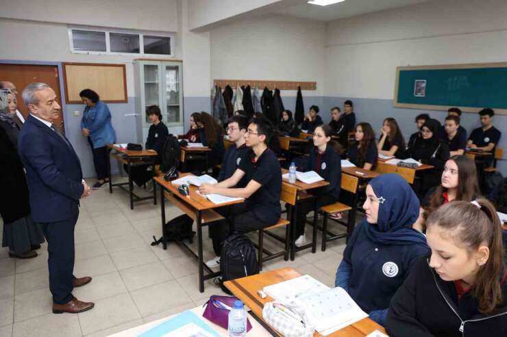 Milli Eğitim Müdürü Akbaş okullarda incelemede bulundu