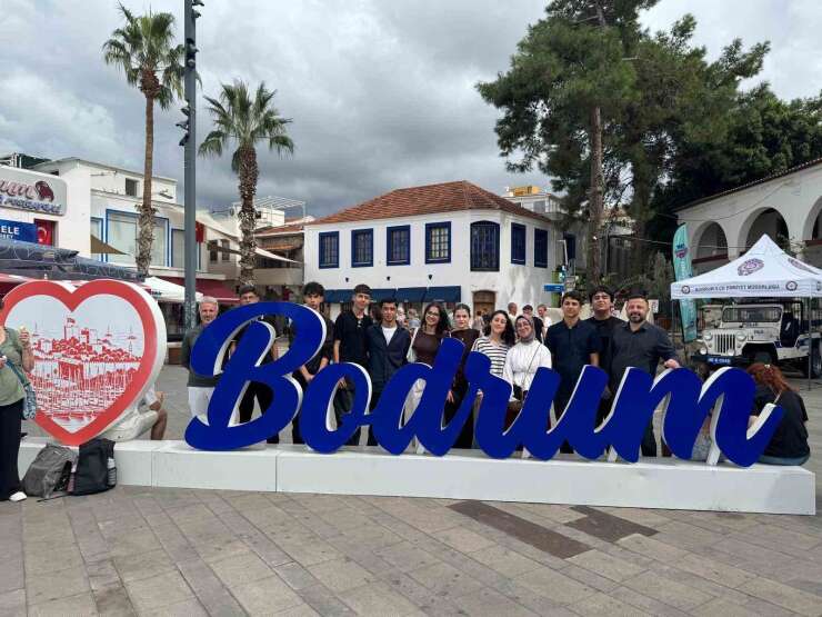 AK Parti Batman Milletvekili Nasıroğlu 10 öğrenciyi Bodrum’a tatile gönderdi