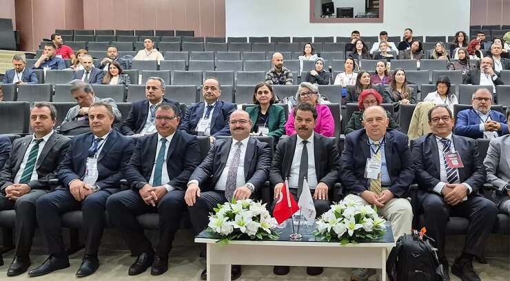Rektör Hacımüftüoğlu, 6. uluslararası aşı bilimi kongresine katıldı