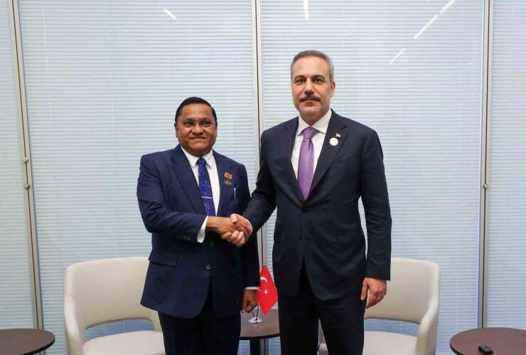 Bakan Fidan, Sri Lankalı Bakan Herath ile bir araya geldi
