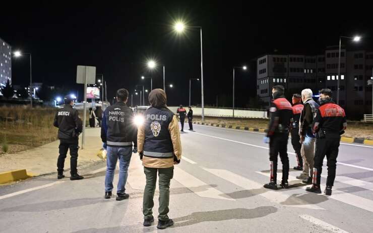 Çankırı’da polis ekiplerinden öğrenci yurtlarının çevresinde sıkı denetim