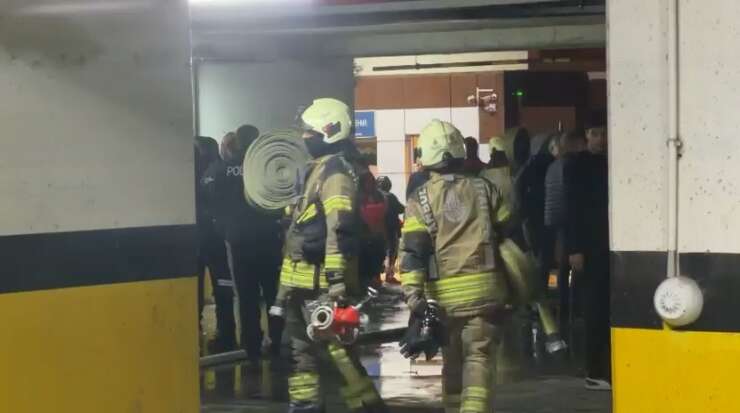 Başakşehir’de site otoparkında araç yangını: Site sakinleri tahliye edildi
