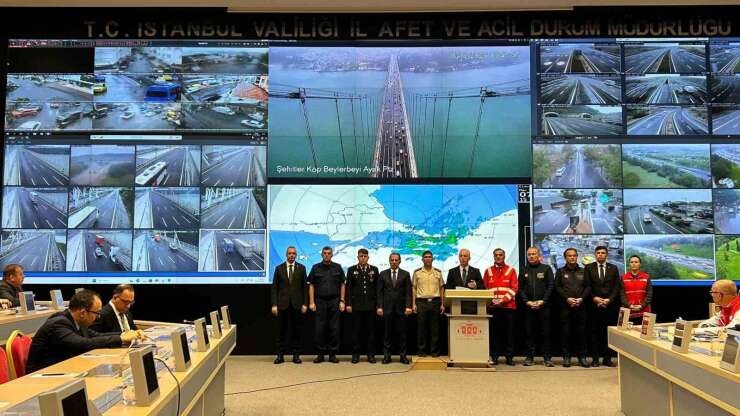 İstanbul Valisi Davut Gül: "Yarın da okullarımız tatil edildi"