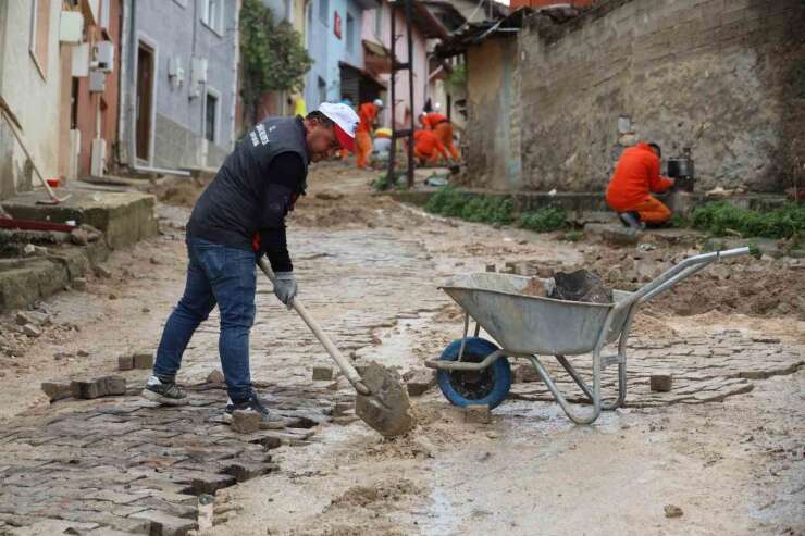 Bilecik’te iki noktada parke taşı çalışması başladı