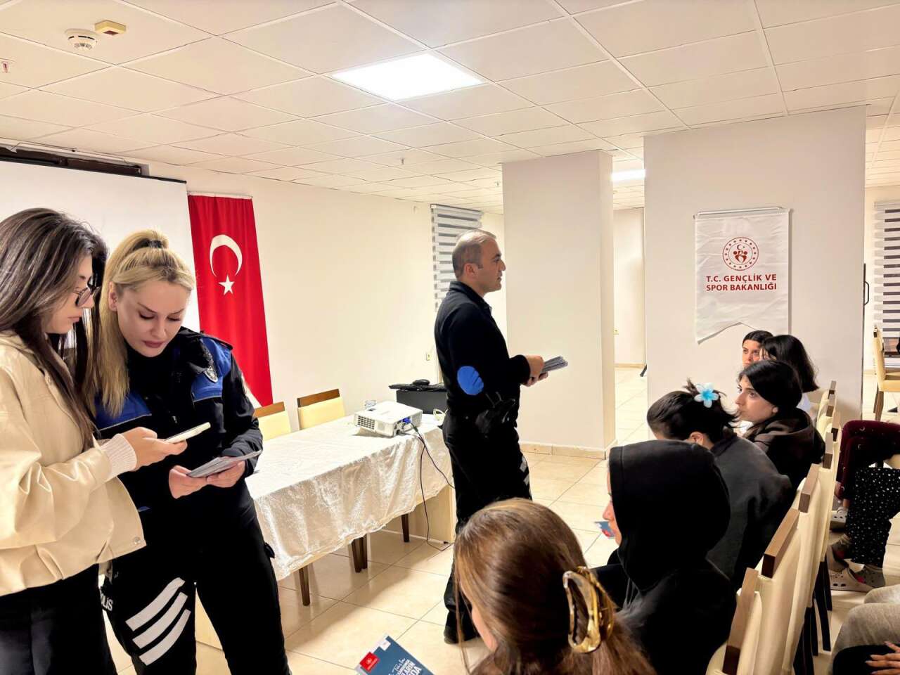kars-universite-ogrencilerine-kades-tanitimi