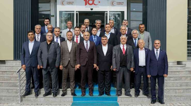 Muhtarlar Dayanışma Derneğinden Başkan Er’e hizmet teşekkürü