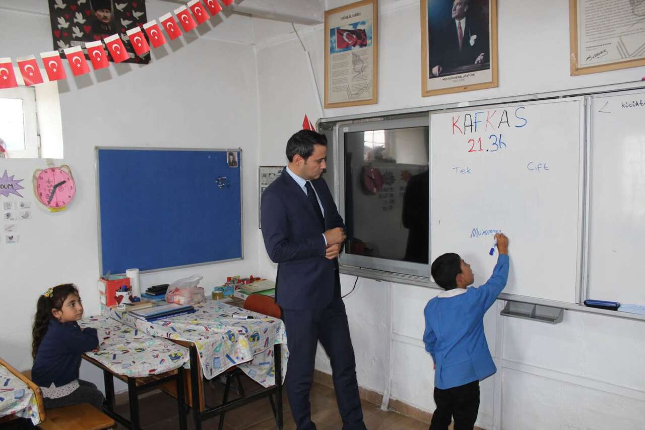 selim-kaymakami-mehmet-ali-semiz-okul-ziyareti
