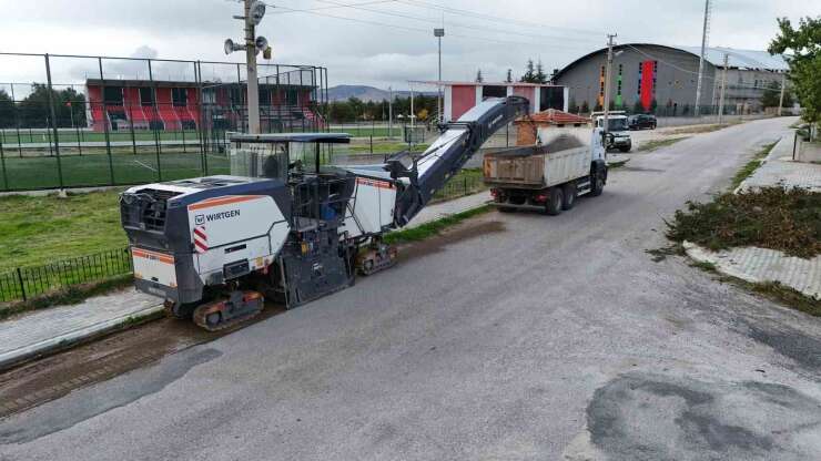Bolvadin’de alt ve üst yapı çalışmaları sürüyor