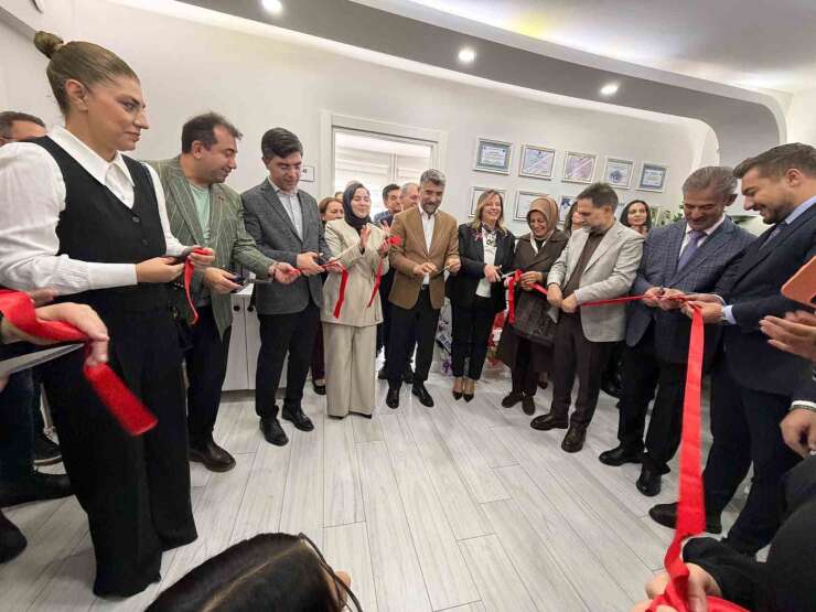 Erzurum protokolü Doç. Dr. Sertaç Zengil’in muayenehane açılışında buluştu