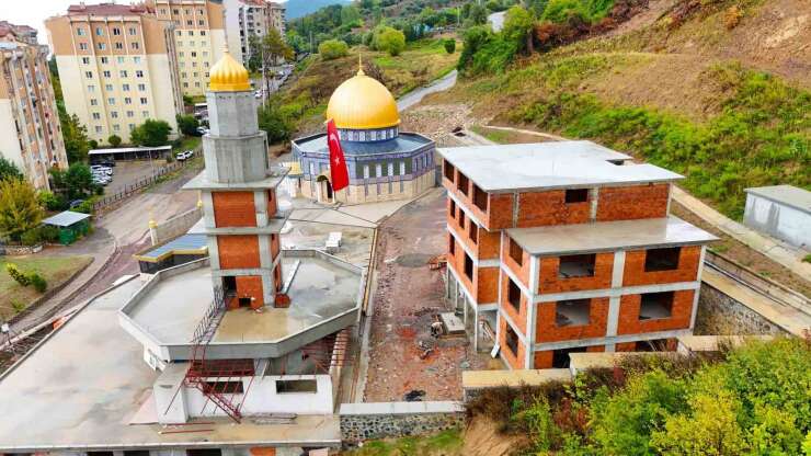 Karamürsel’de Aksa Camii için malzeme desteği