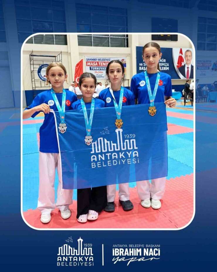 Antakya Belediyesi karate takımı 12 madalya kazandı