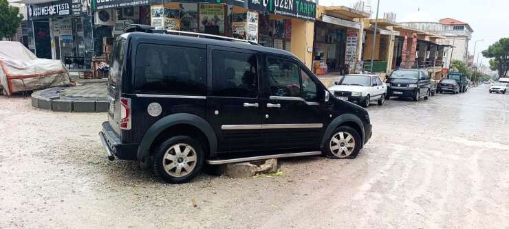 Buldan’da önlemsiz yol çalışması kazaya davetiye çıkarıyor