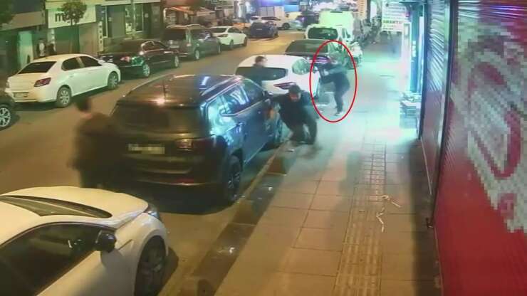 Esenler’de iki kişinin yaralandığı silahlı saldırının çatışma olduğu öğrenildi: Şüpheliler yakalandı