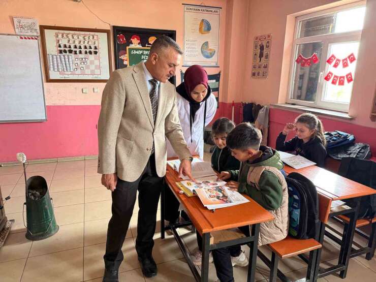Patnos Gazeteciler Cemiyeti’nden öğrencilerine çanta ve kırtasiye desteği