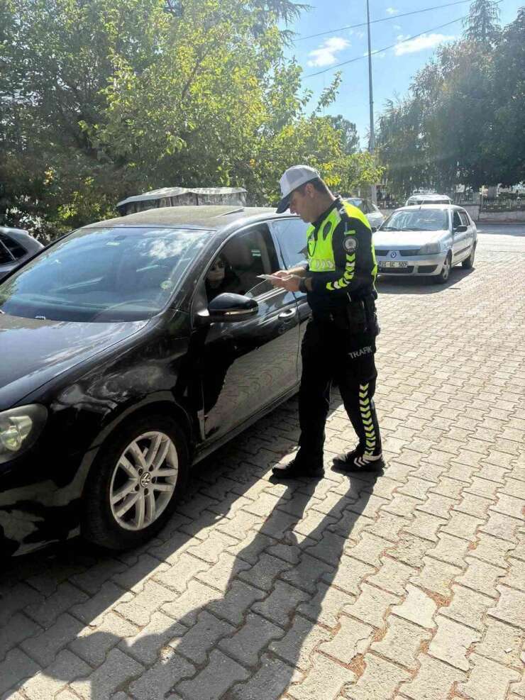 Çal’da polis ekiplerinden trafik ve dolandırıcılık uyarısı