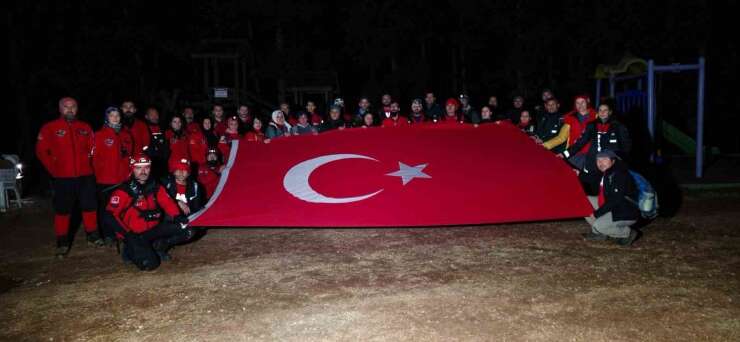 Eskişehir’de gece vakti zorlu arazi şartlarında arama kurtarma tatbikatı