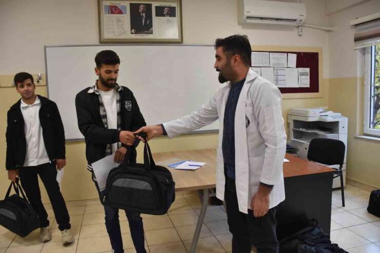 Şahinbey Belediyesi’nden 101 bin Mehmetçiğe asker çantası
