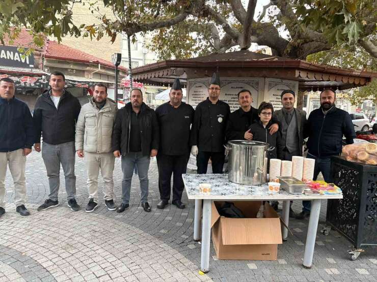 Bolvadin’de gençler sabah namazında buluştu