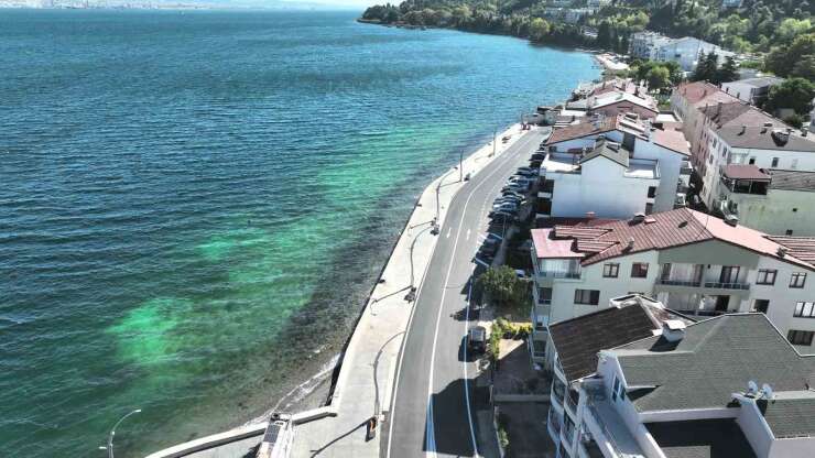 Gölcük Ulaşlı Sahili yeni görünümüne kavuştu