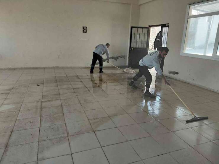 Şehzadeler Belediyesinden kamu binalarına bakım çalışması