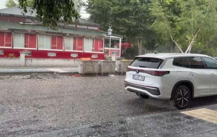 Ardahan’da sağanak ve dolu hayatı olumsuz etkiledi