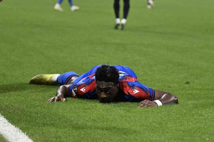 UEFA Avrupa Ligi: Beşiktaş: 1 - Crystal Palace: 0 (İlk yarı)