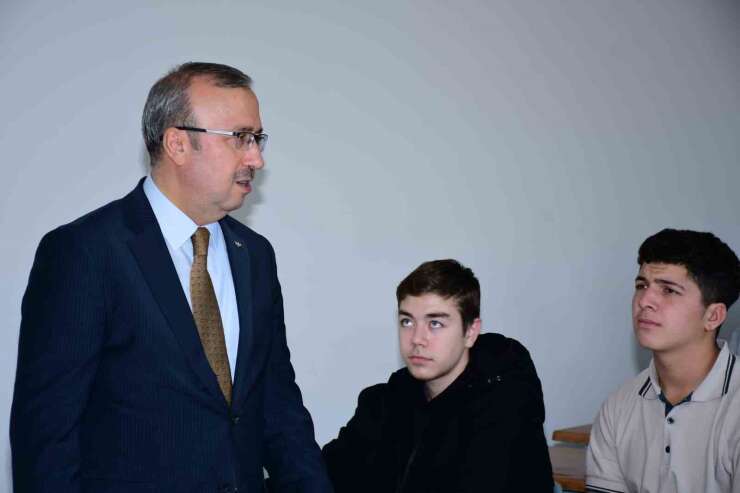 İl Millî Eğitim Müdürü Sinan Aydın, Firuz Kanatlı Mesleki ve Teknik Anadolu Lisesi’ni ziyaret etti