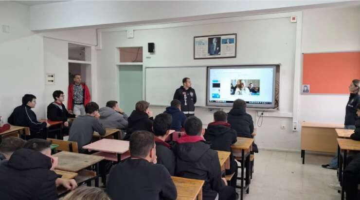 Babaeski’de öğrencilere siber zorbalık ve güvenli internet eğitimi