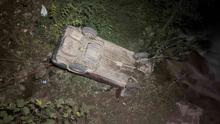 Osmaniye’de otomobil 5 metre yükseklikten dereye düştü: 1 yaralı