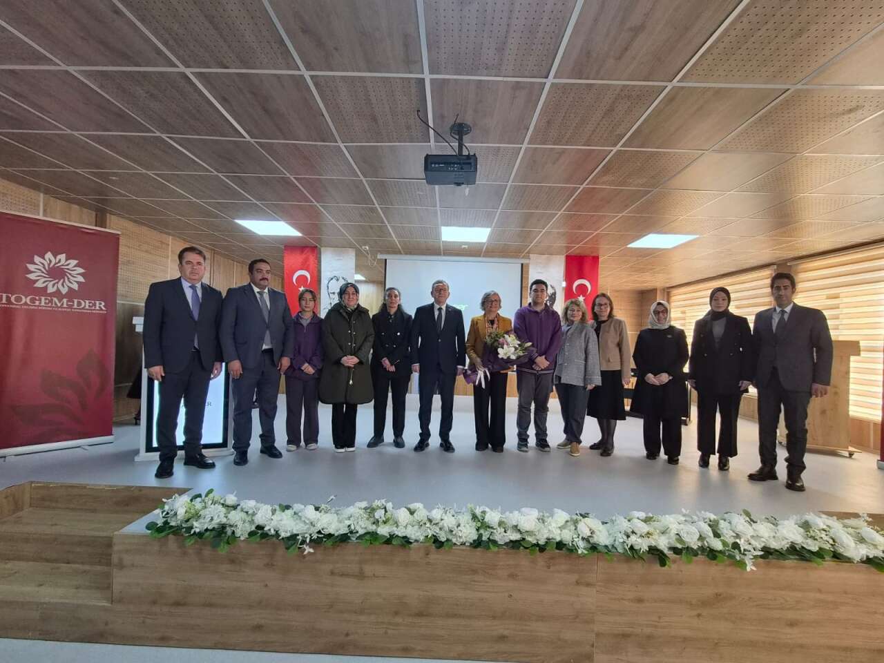 sarikamis-fen-lisesi-yasayan-kutuphane