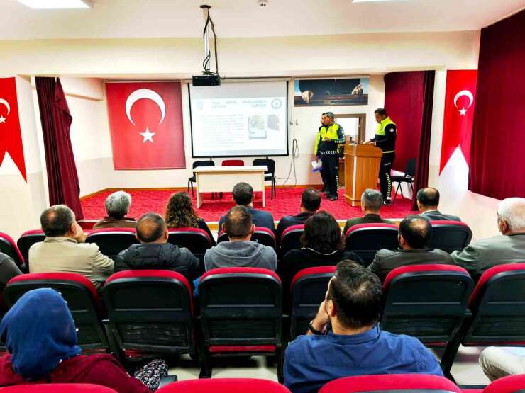 Çemişgezek’te okul servis şoförlerine trafik güvenliği eğitimi