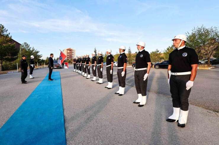 Vali Akmeşe, 807 polis adayıyla derste buluştu