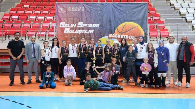 Erzincan’da kurumlar arası voleybol turnuvası sona erdi