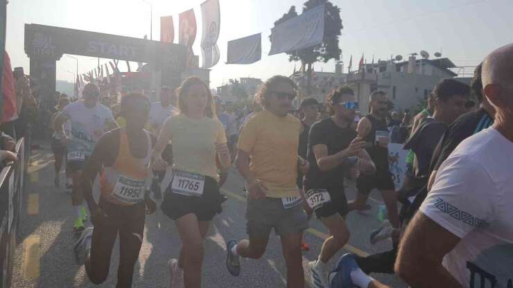 Lykos yarı maratonu’nda binlerce kişi koştu
