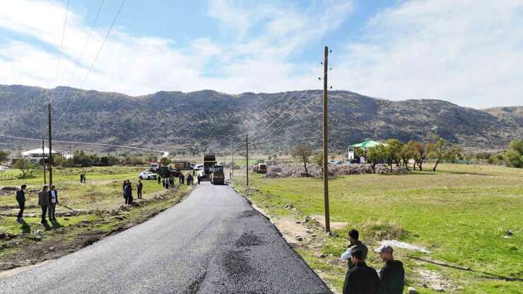 Hani ile Elazığ arasındaki bağlantı yolu sıcak asfaltla yenilendi