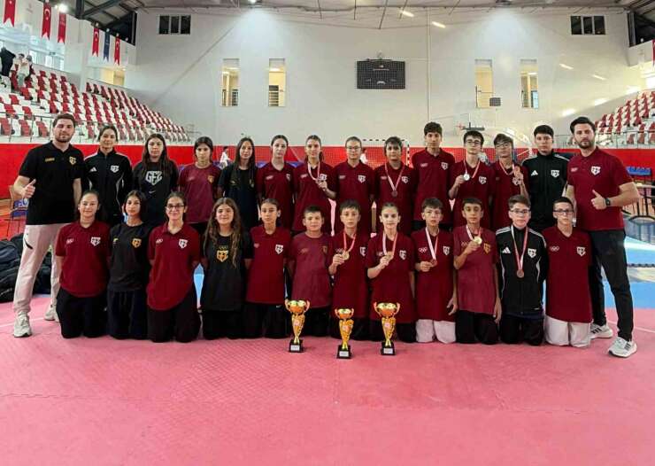 Aydınlı taekwondoculardan 8 madalyalı şampiyonluk