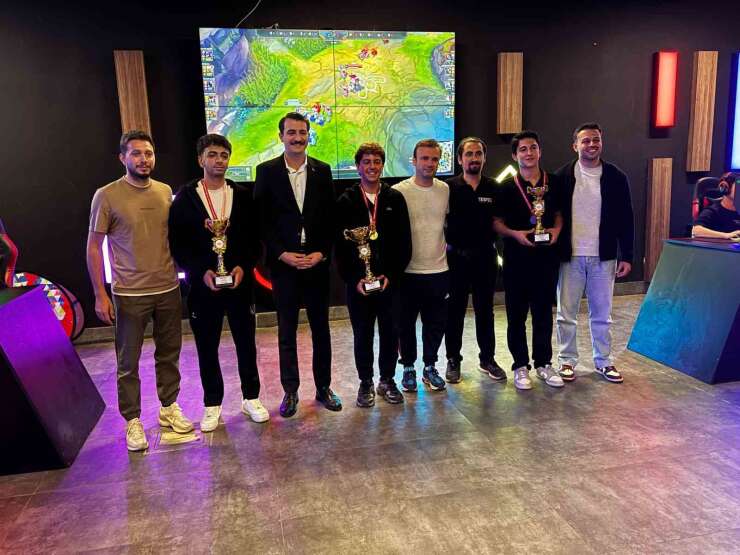 GKV Özel Liseleri öğrencilerinden dijital sporlarda büyük başarı