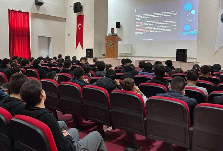 Bayburt’ta öğrencilere siber güvenlik eğitimi verildi