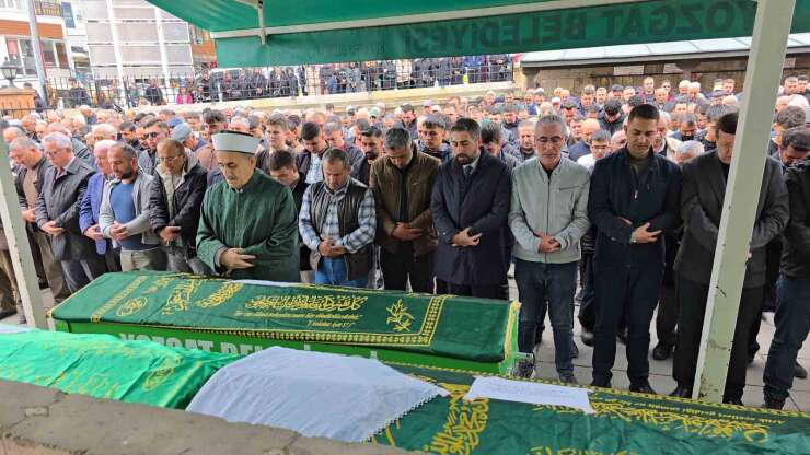 Çorum’daki kazada hayatını kaybeden anne ve 2 evladı toprağa verildi