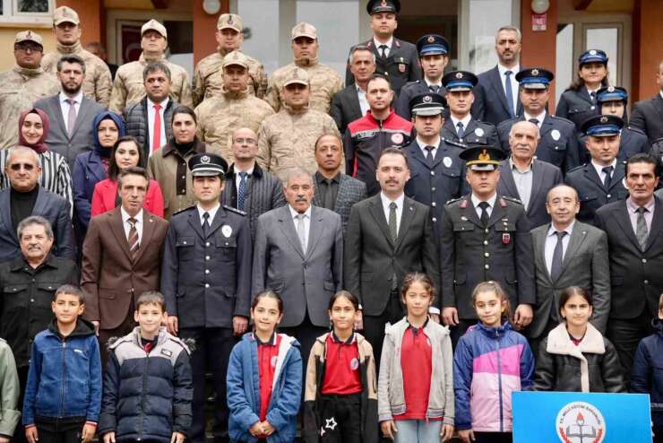 Üzümlü’de 29 Ekim Cumhuriyet Bayramı