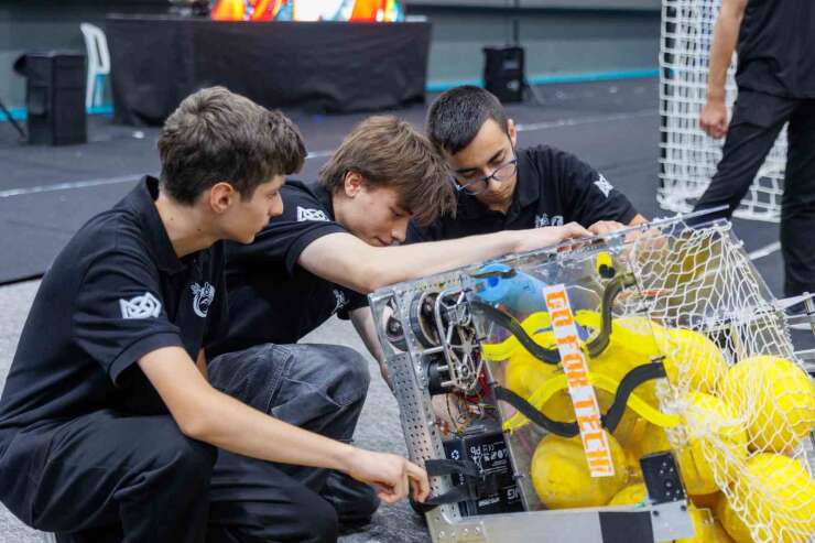 Gençlerin geliştirdiği robotlar Yıldız’da parkura çıkıyor