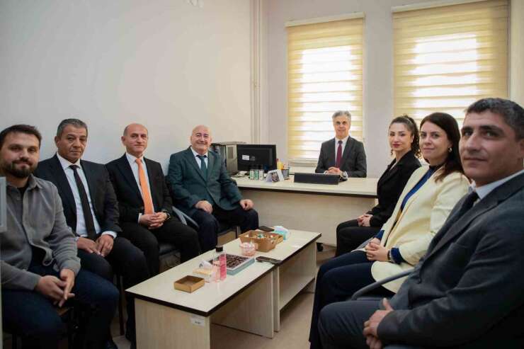EBYÜ Rektörü Kuyrukluyıldız’dan doçent unvanı alan akademisyenlere ziyaret