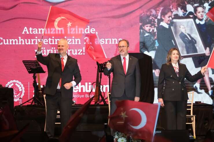 Pehlivan: "Cumhuriyeti 365 gün yüreğimizde taşıyoruz"