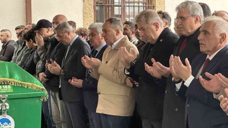Peribacasının çökmesi sonucu hayatını kaybeden çift son yolculuğuna uğurlandı