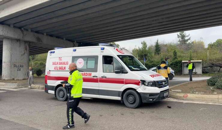 Samsun’da ambulans ile yolcu minibüsü çarpıştı